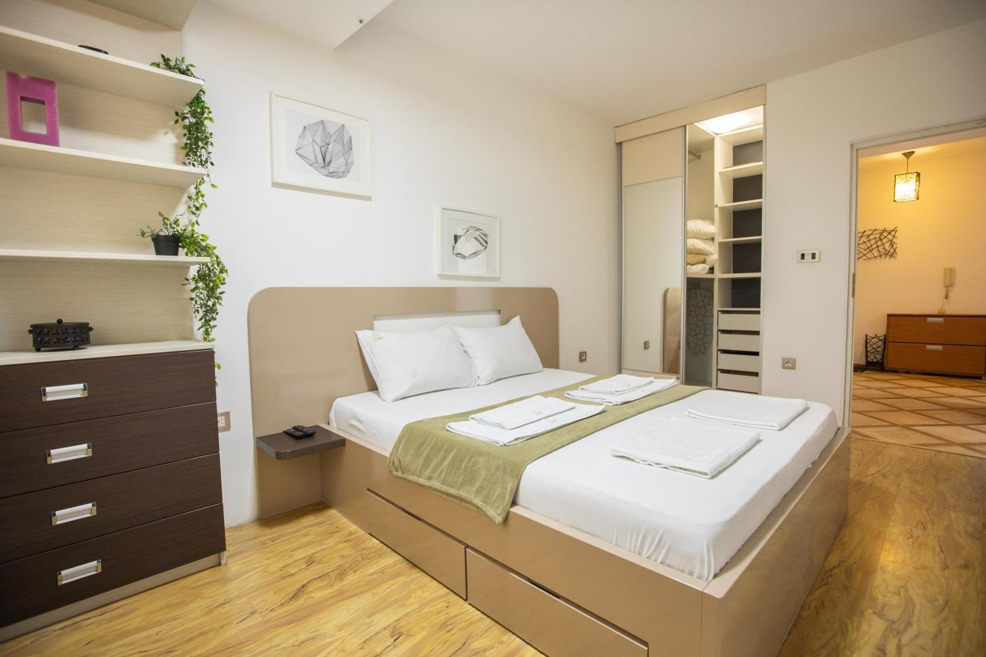 4 Rooms Apartments Ниш Екстер'єр фото