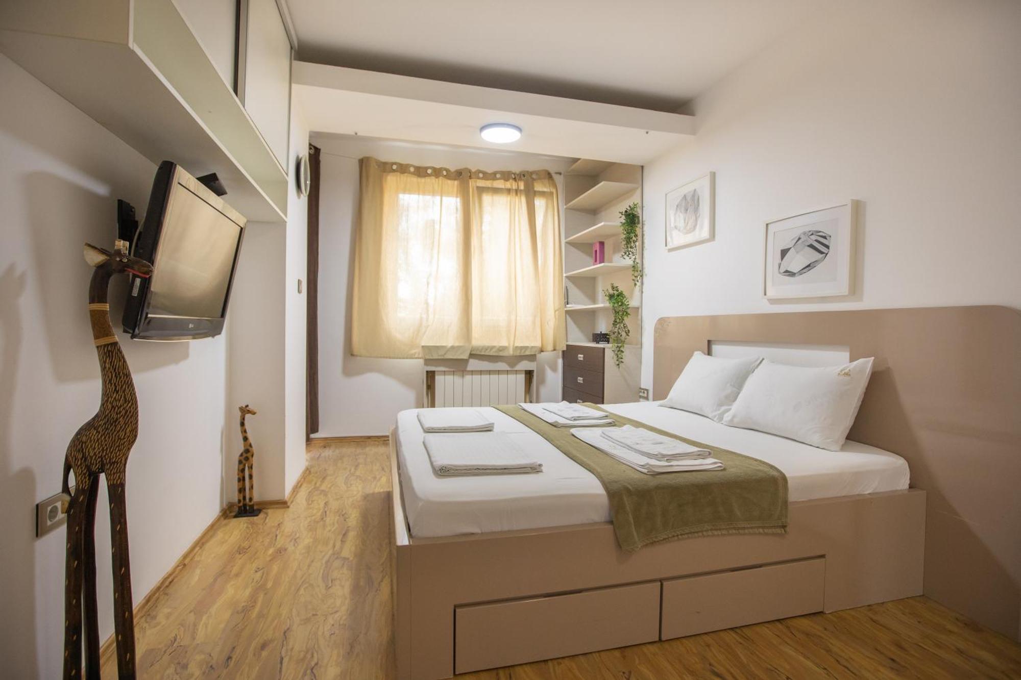 4 Rooms Apartments Ниш Екстер'єр фото