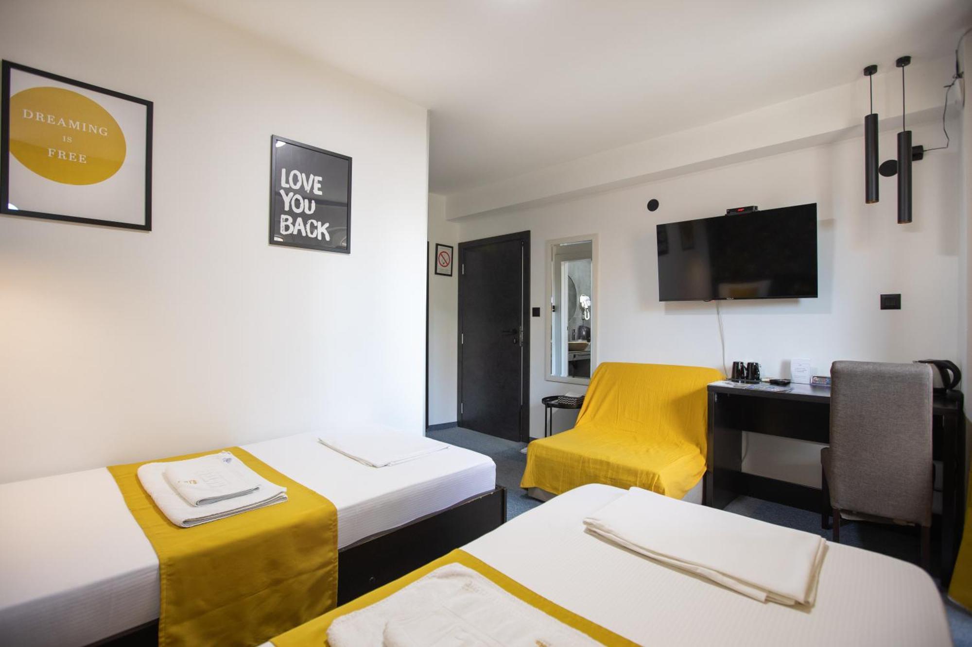 4 Rooms Apartments Ниш Екстер'єр фото