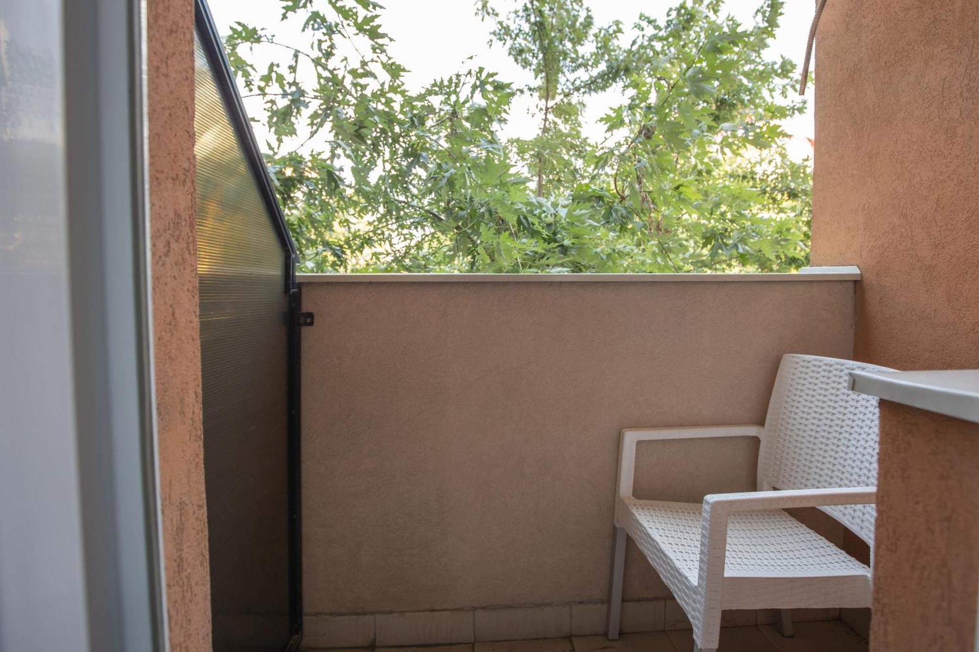 4 Rooms Apartments Ниш Екстер'єр фото