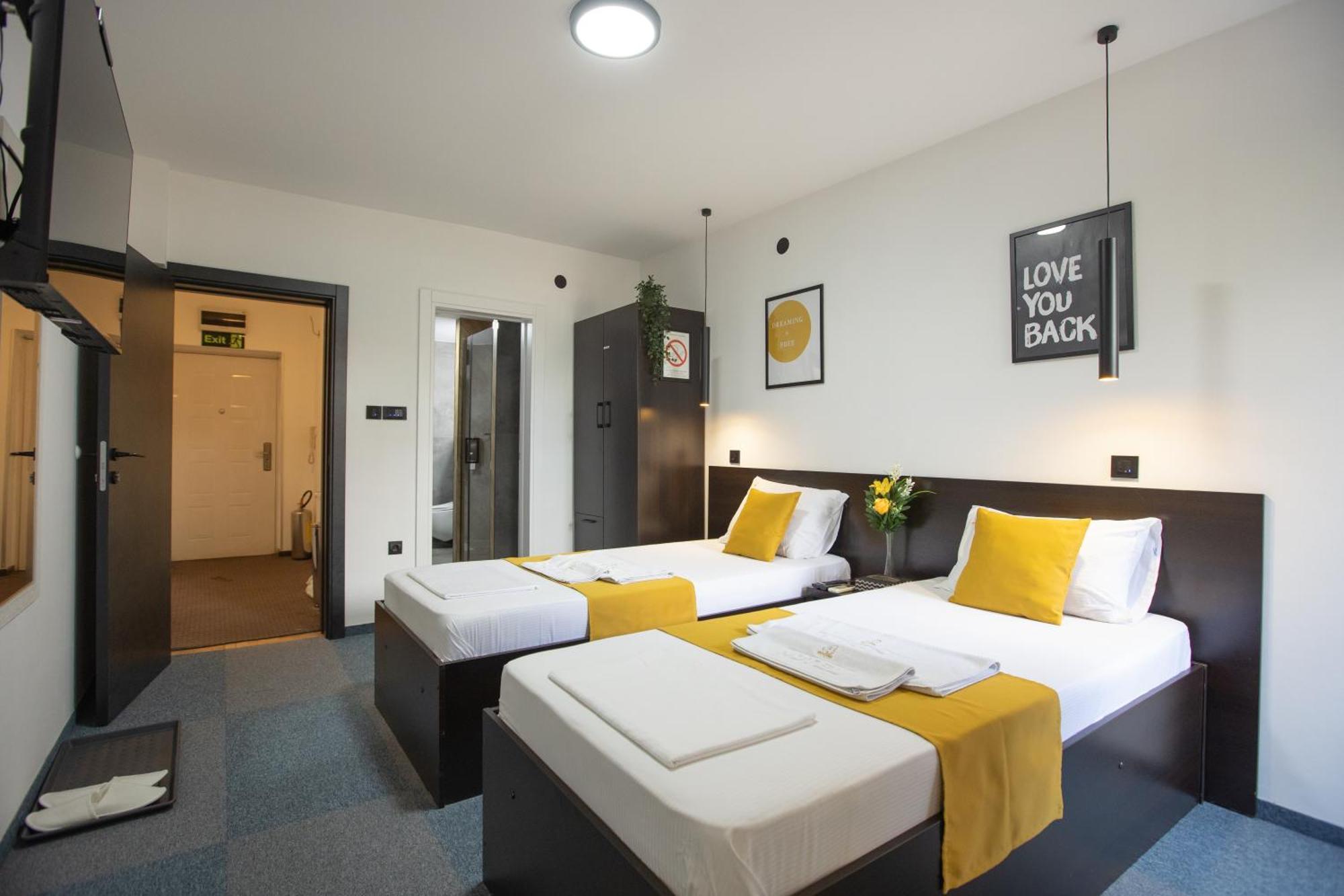 4 Rooms Apartments Ниш Екстер'єр фото