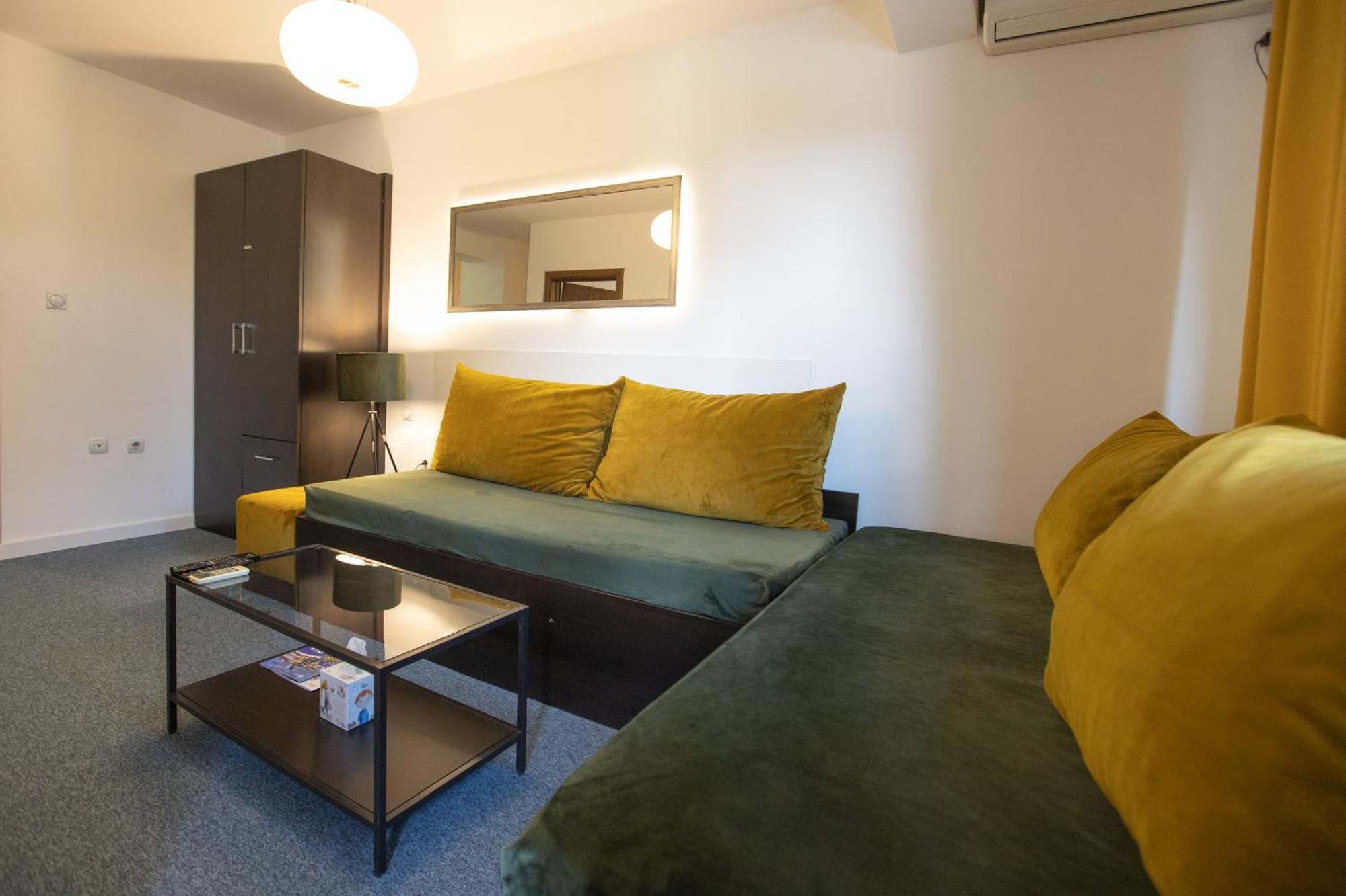 4 Rooms Apartments Ниш Екстер'єр фото