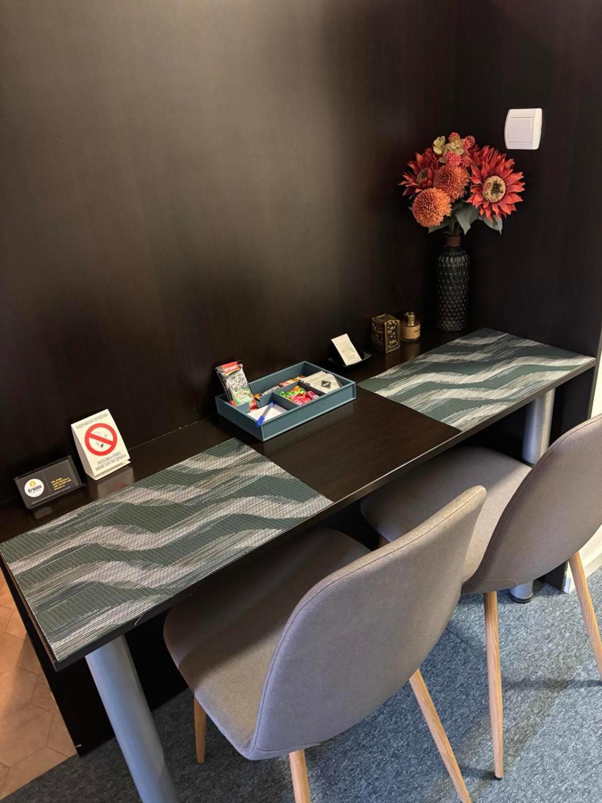 4 Rooms Apartments Ниш Екстер'єр фото