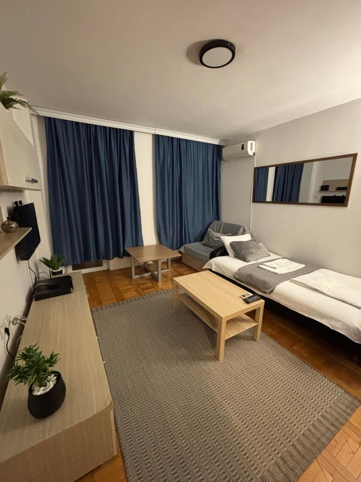 4 Rooms Apartments Ниш Екстер'єр фото