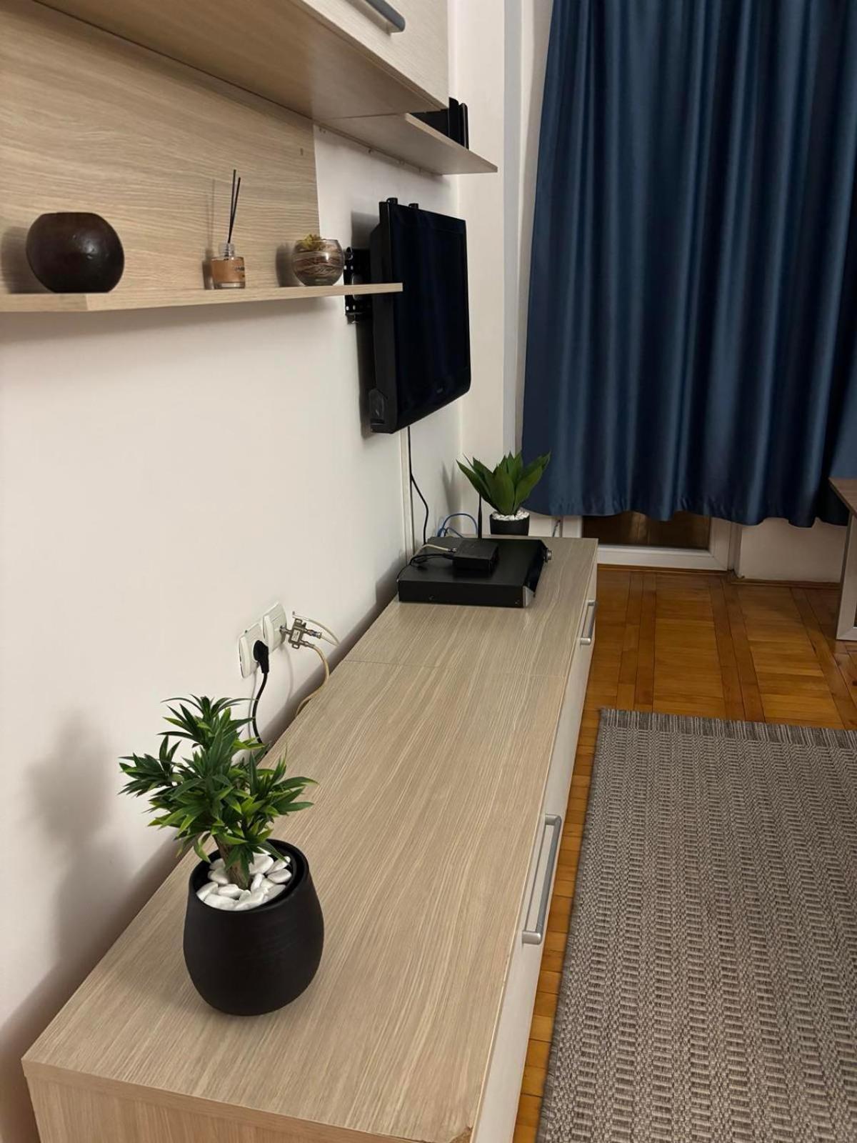 4 Rooms Apartments Ниш Екстер'єр фото